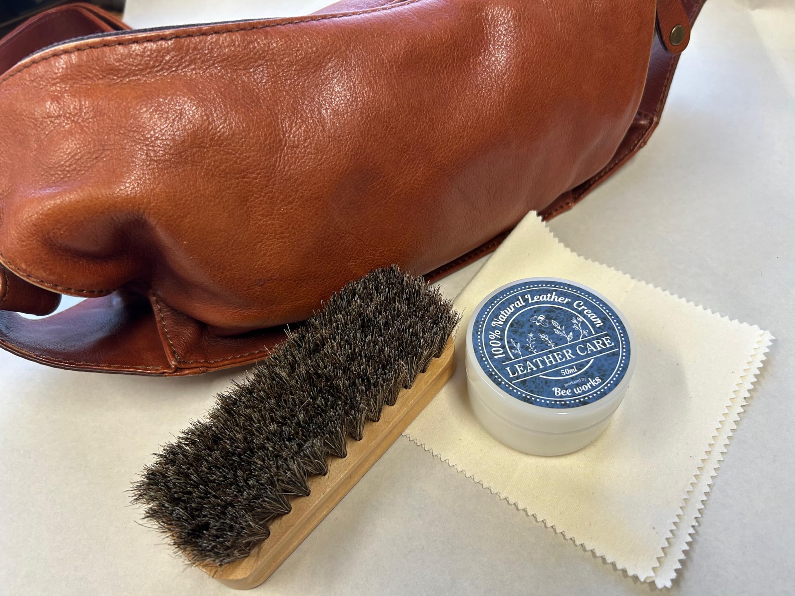 Amazon.co.jp: 本革用クリーム 「 LEATHER CAER（50ml）」 革靴